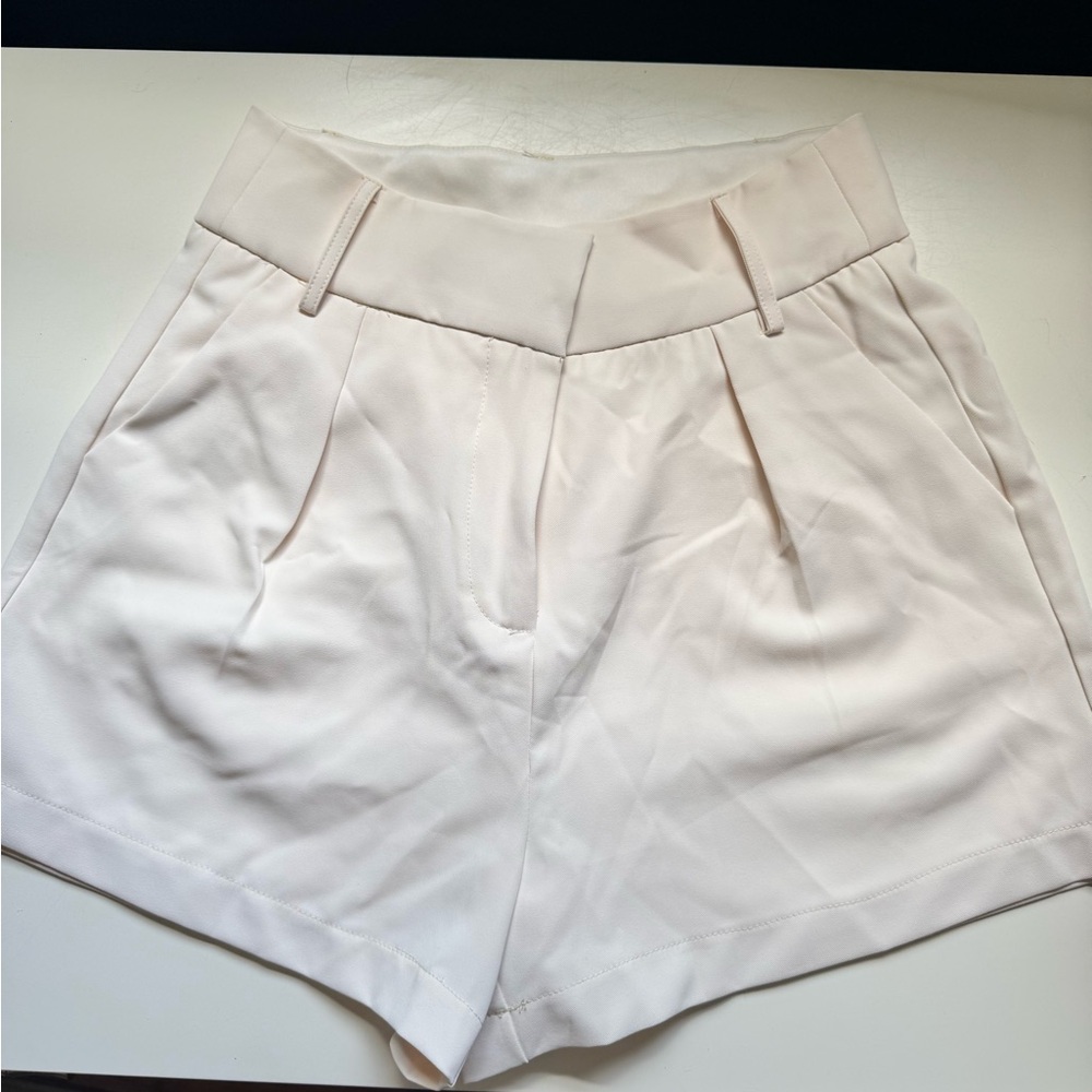 Red dress boutique entro cream shorts